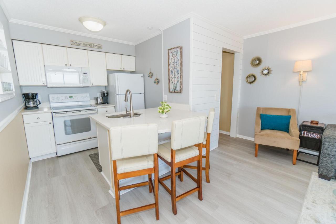 Stunning Views!!-Oceanfront Villa-Heated Pool-Private Balcony-Tiki Bar-Walk To Coligny Plaza Hilton Head Island Exterior photo